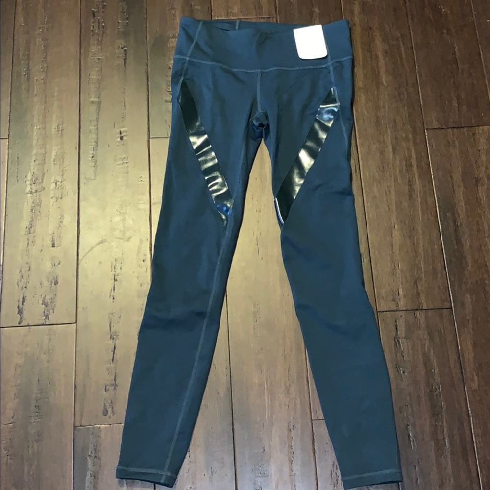 NWT Gap Fit Gfast Leggings Size S